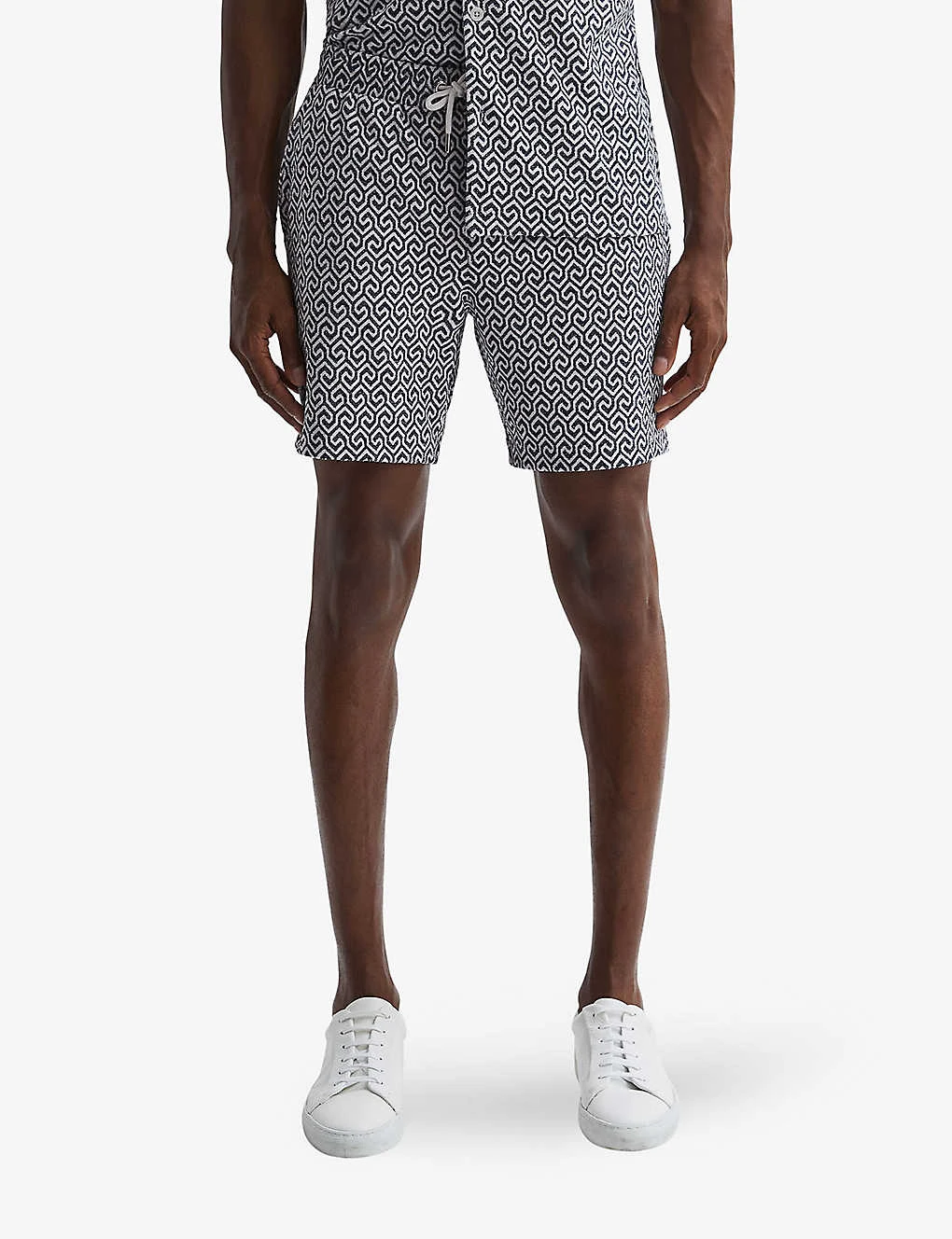 Reiss Jenkin Abstract-print Elasticated-waist Stretch-woven Shorts 3 Reiss Jenkin Abstract-print Elasticated-waist Stretch-woven Shorts - Image 3